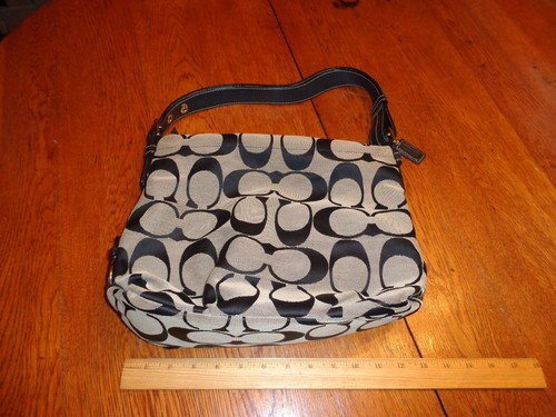 Cartera de mano Coach F15067 marrón de lona exclusiva usada - Imagen 13 de 13