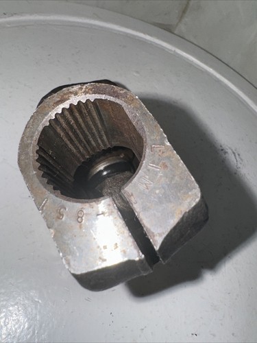 Big Truck Spicer Steering Yoke U-Joint Assembly - Picture 3 of 8