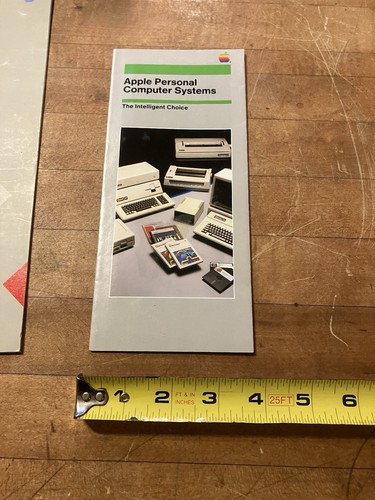 Sistema informático personal Apple iie 1982 4 folletos de venta folleto ¡En muy buena condición! - Imagen 10 de 11