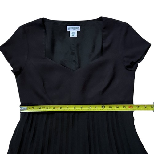 Motherhood Maternity Small Empire Waist Pleated Black Dress Sweetheart Neckline - Picture 7 of 14
