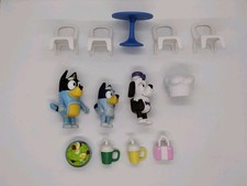 BLUEY  FRIENDS 13pc Lot Set Kitchen Furniture action figures Moose Enterprises