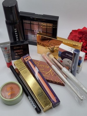 Gemischtes Make Up Bundle 14-teilig u.a. MORPHE, NYX, REALHER, UND GRETEL, TARTE