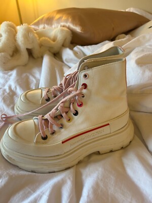 Alexander McQueen Tread Slick High Top Chunky, Colorful Sneakers in White EU 38