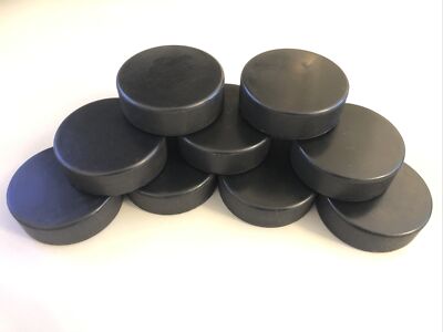 9 nagelneue Original Eishockey Pucks vulkanisierter Gummi