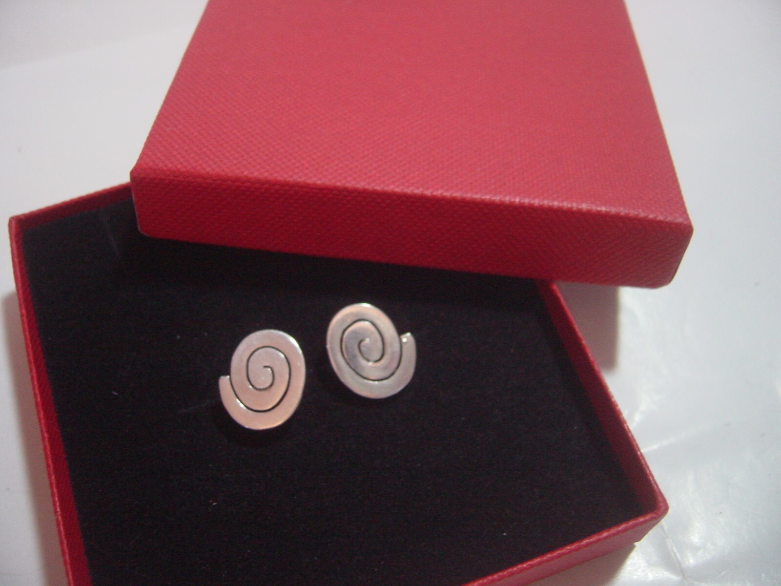 BEAUTIFUL SOLID SILVER HAND MADE SPIRALS EARINGS-… - image 1