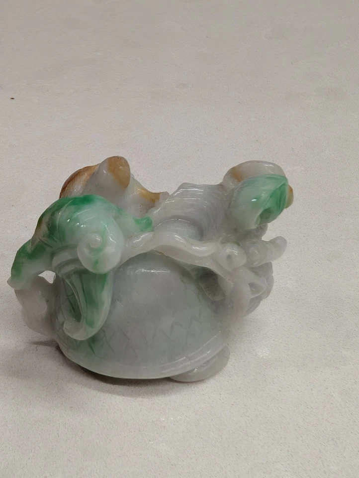 Miniatura Ruyi Dragón Tortuga Pez, Jade y Amarillo Birmania Jadeíta Piedra Estatua Foto 4 de 4