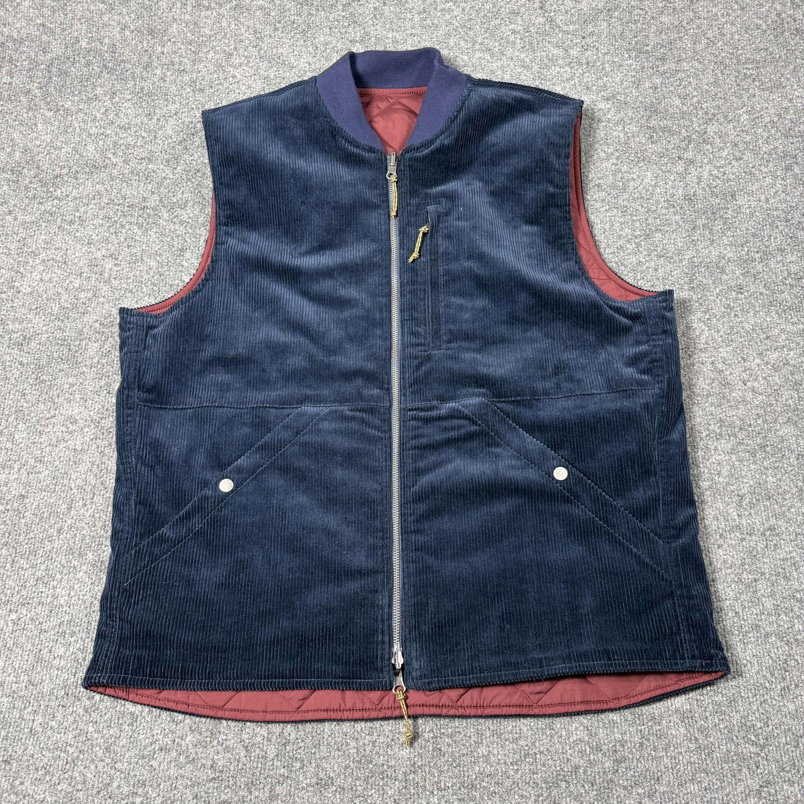 Bonobos Vest Mens Large Blue Corduroy Quilted Reversible PrimaLoft Full Zip
Opens in a new window or