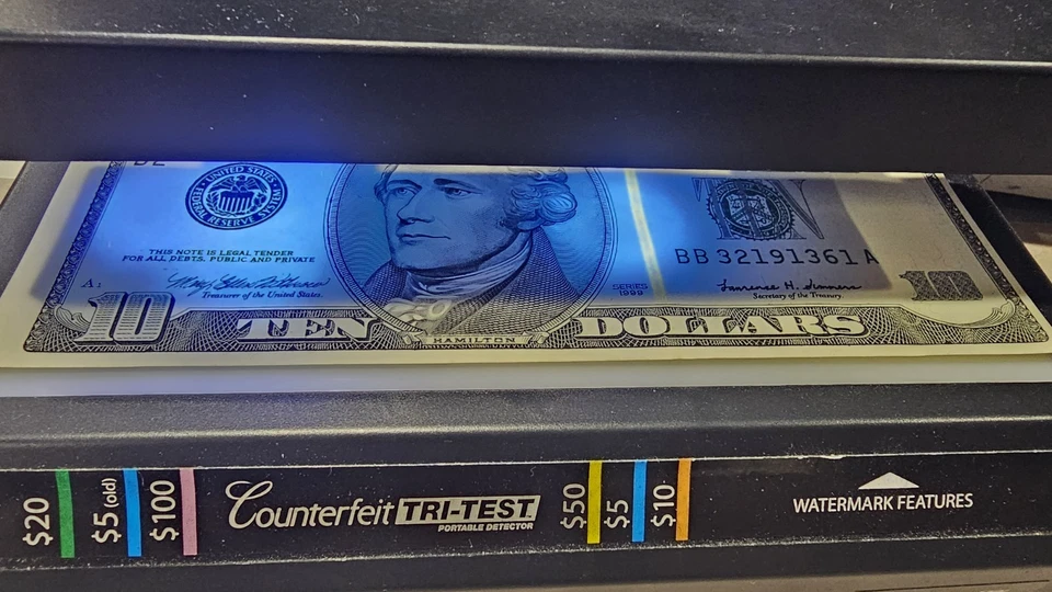 1999 TEN DOLLAR BILL MISALIGNED/MISCUT OFF-CENTER ERROR - Image 3 of 4