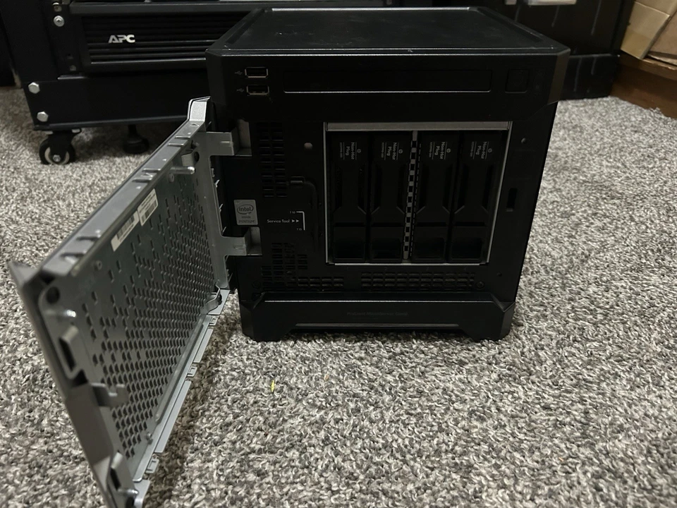 HP ProLiant MicroServer Gen8 Xeon E3-1220L V2 16GB RAM 3x1TB HDD Sin sistema operativo Foto 3 de 4