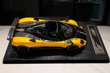 AR + 1/18 Pagani Zonda Cinque Convertible Yellow 2009 Alloy  Open Car Model