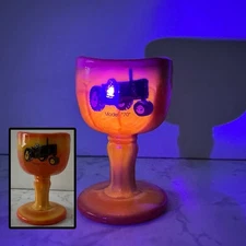 Rosso JOHN DEERE TRACTOR Model 70 Cadmium Orange Glass Eye Wash Cup Winker GLOWS