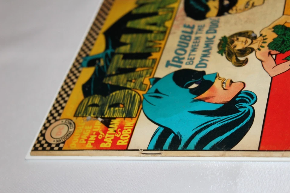 BATMAN #181 1st appearance POISON IVY 1966 DC comic with Poster Pinup Key Book - Image 4 of 4