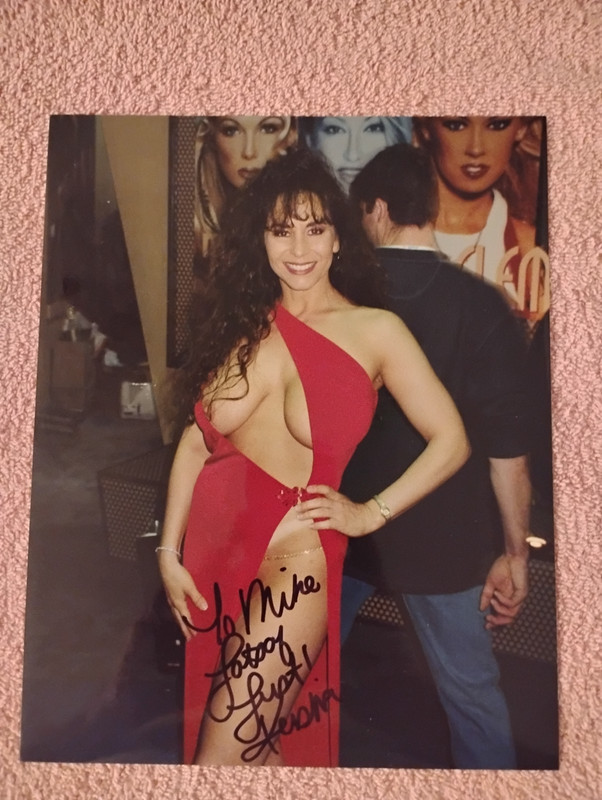 Keisha Signed Candid Photo / 8"x10" / Adult Film Star