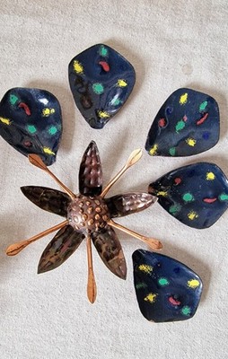 Mid Century Modern Emaille auf Kupfer Vintage Lotusblume Aschenbecher Dekor selten