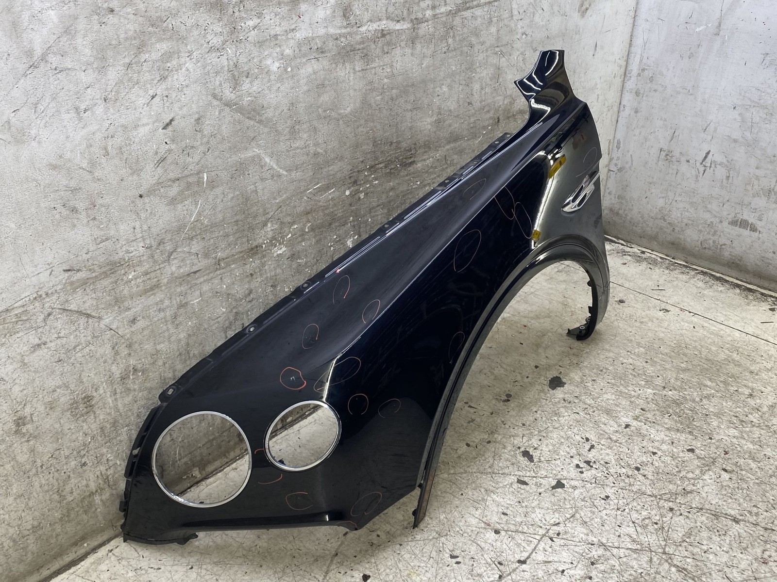 2015-2020 BENTLEY BENTAYGA LH LEFT DRIVER FENDER W/ MATCHED FLARE BELUGA (A1A1)