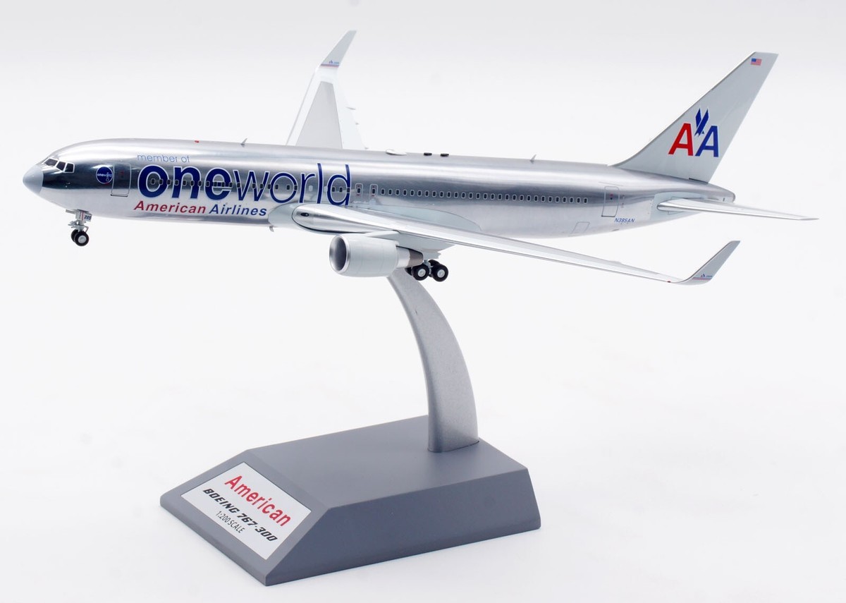 アメリカン航空 767-300ER N395AN 1/200 Amazon.co.jp: Jcwings アメリカン航空 767-300ER N395AN 1/200