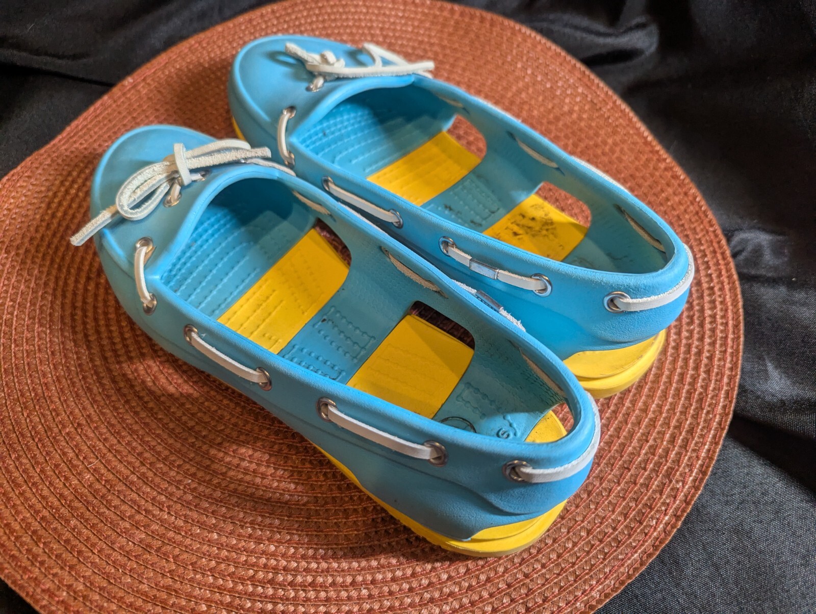 Crocs Womens Sz 8 Blue Yellow Lace-Up Boat Shoes Moccasin Loafers-image