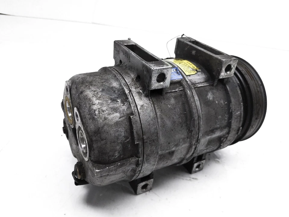 2001 Volvo S60 Ac Air Compressor Pump + Clutch 8708581 - Image 4 of 4