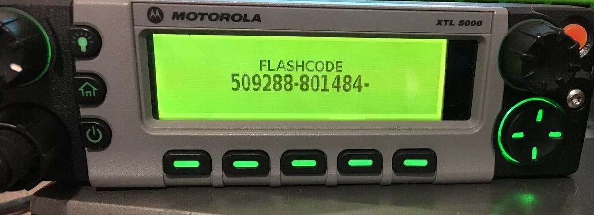 Radio Mobile Motorola XTL5000 UHF 380-470 MHz – P25, 40W, 1000 Canaux – Kit Complet Occasion