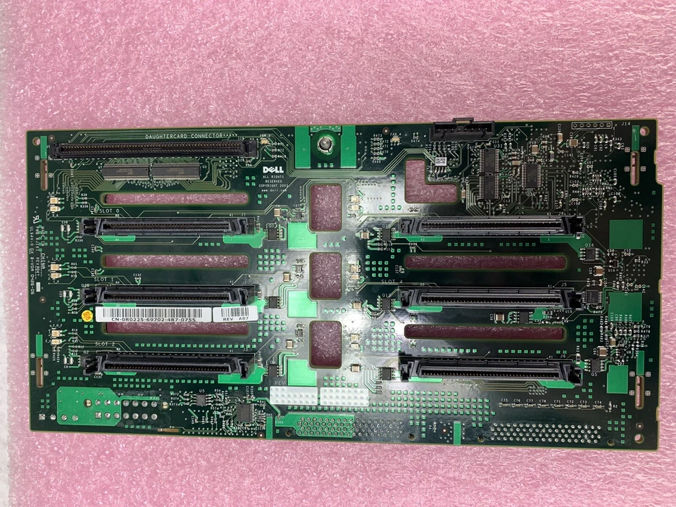 Dell PowerEdge 2600 Backplane R0225 REV A07 - Image 4 of 4