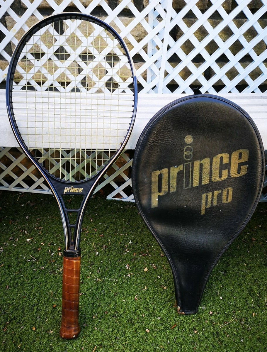 Ancienne raquette de tennis en bois+housse vintage.EN MAIN PROPRE Ancienne raquette de tennis en bois+housse vintage.EN MAIN PROPRE