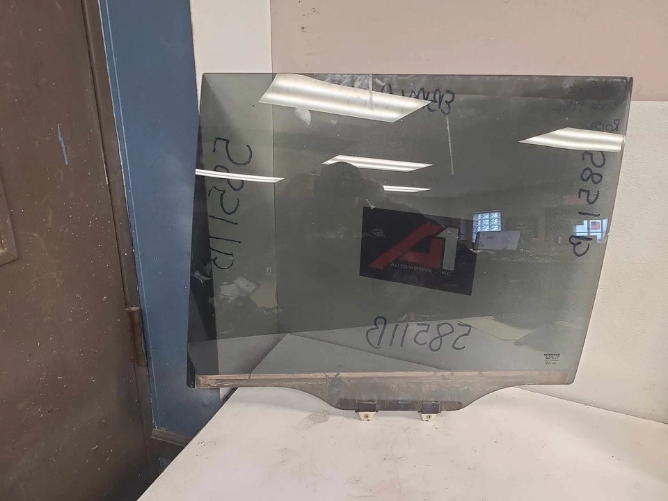 2003-2008 HONDA PILOT REAR LEFT DOOR GLASS/WINDOW W/ PRIVACY TINT OEM - Изображение 3 из 4
