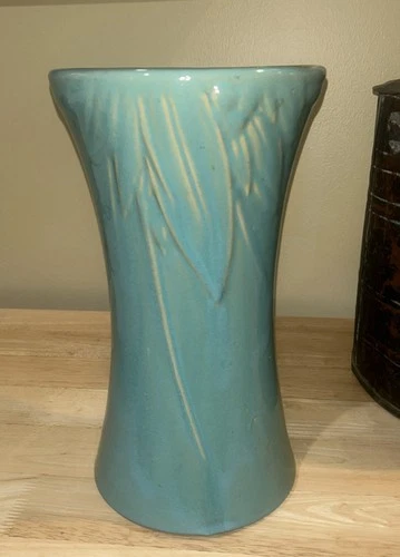 Vintage 12” Unmarked McCoy Art Pottery Leaves Berries Hourglass Vase Turquoise