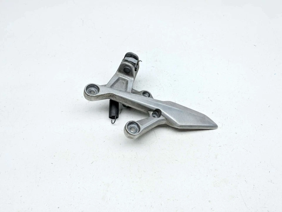 18 Honda CB500F Front Right Driver Peg Rearset Mount Bracket 50600-MJWA-J000 - Image 3 of 4