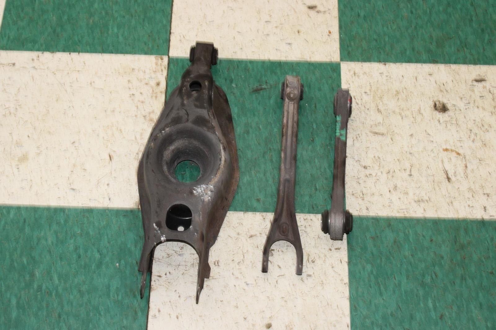 14-21 Ghibli Rear Suspension Passenger Right RH Upper Lower Control Arm Set OEM