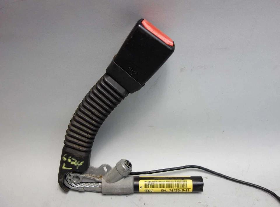 2001-2010 BMW X3 X5 Left Front Seat Belt Buckle Lower w Tensioner USED OEM - Imagem 2 de 4