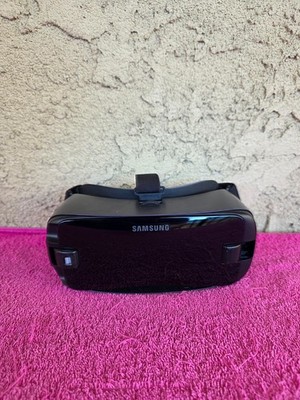 Samsung Gear VR Virtual Reality Headset Powered by Oculus - Black