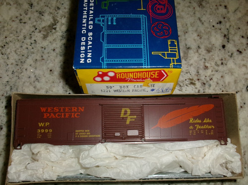 Roundhouse HO KIT #1221 Western Pacific 50' Brown Box Car #WP3999 Rides Like Feath | Zustand: New