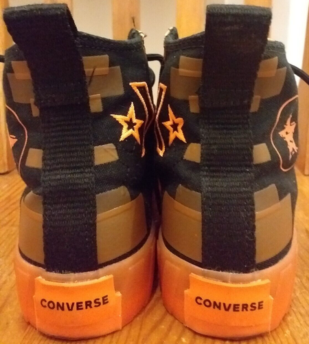 Size 3.5 black and orange Converse All Star shoes pre owned. - Picture 5 of 6