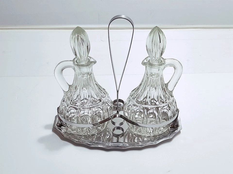 Oliera antica in acciaio Inox e vetro Set con acetiera vintage color argento - Immagine 3 di 4