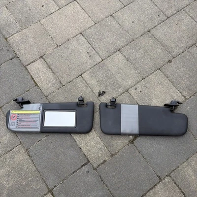 Fiat 500 2008-2015 OEM Pair of Driver Passenger Sun Visor Used Working Condition - Image 1 of 4