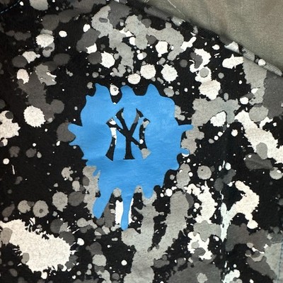 VINTAGE Majestic New York Yankees Shirt Mens Large Black Gray