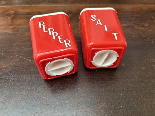 Vintage 1950s Red Plastic Salt & Pepper Shakers - Picture 3 of 3