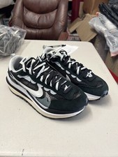 NEW Nike Vaporwaffle Sacai Black White - Size...