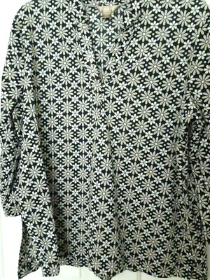 White Stag Ladies Size XXL (20) Black/White Cotton 3/4 Sleeves Top-V-Neck