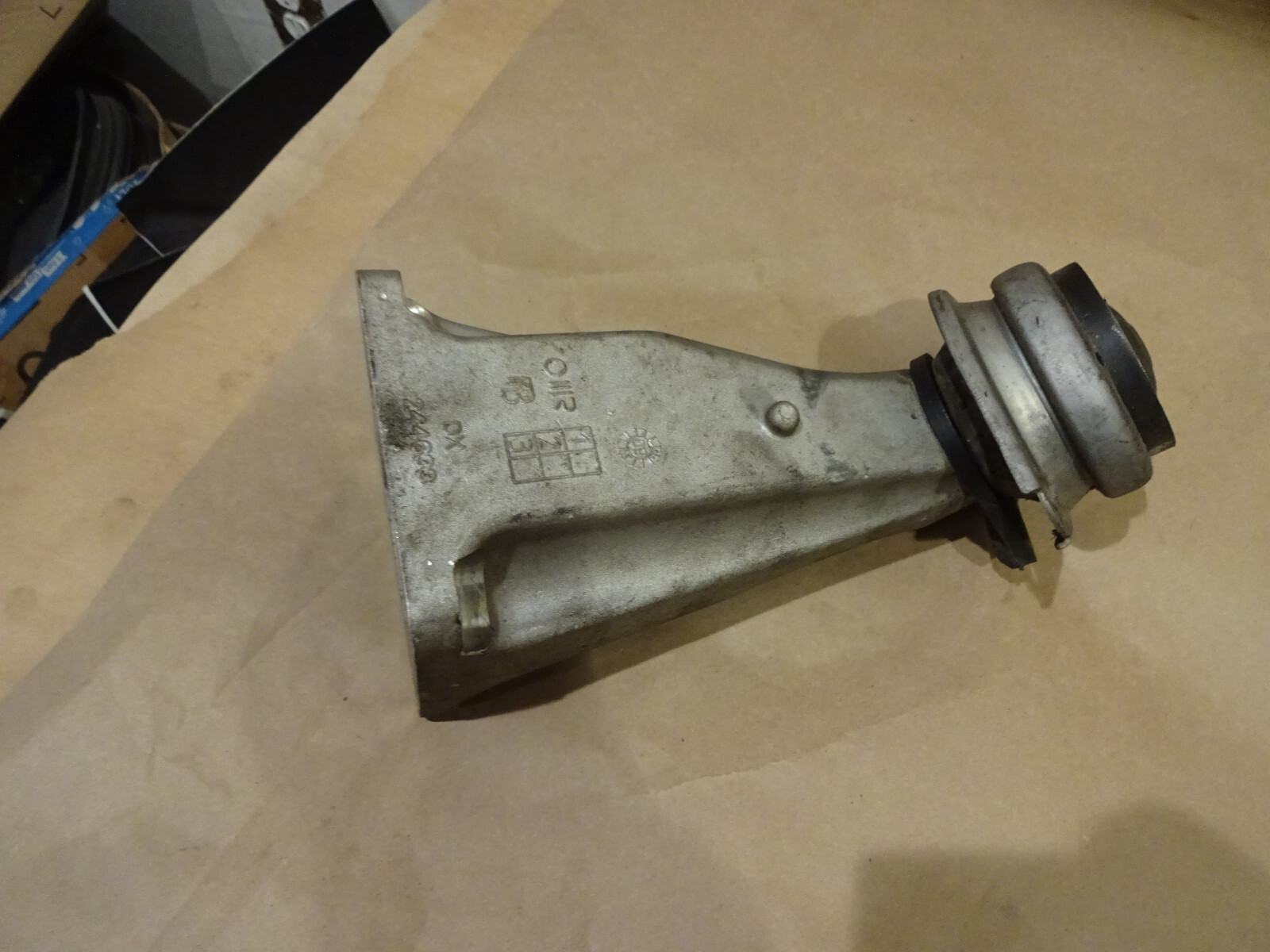 Ferrari California - RH Engine Mount With Flexible Pad  -  P/N 244633 - 269817