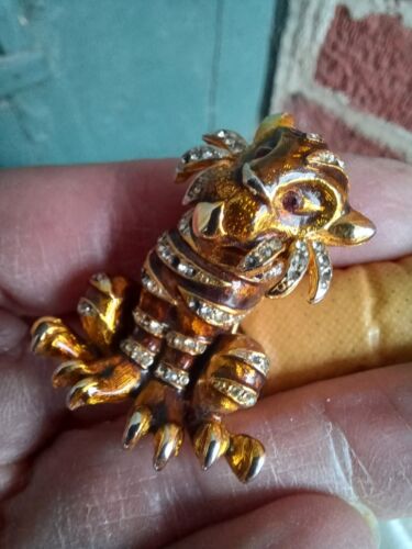 VINTAGE SIGNED ALICE CAVINESS BRONZE ENAMEL CLEAR RED EYE RHINESTONE TIGER PIN - Picture 1 of 11