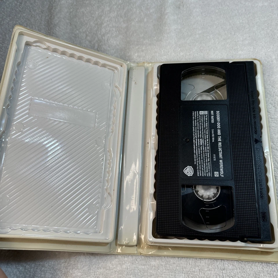 Scooby-Doo VHS Alien Invaders And The Reluctant Werewolf Lot Of 2 - Image 2 of 4