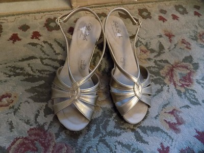 dr martens vonda 1460