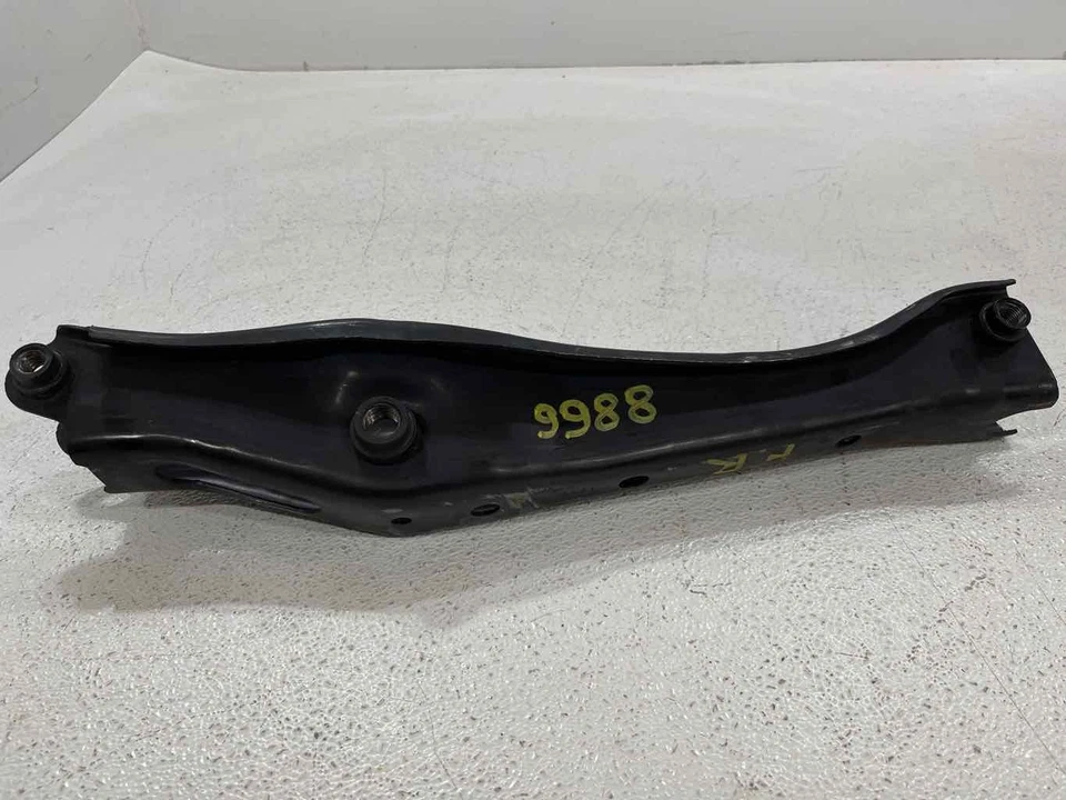 Brazo de control de localización inferior trasero derecho pasajero Honda Passport 2019-2023 OEM Foto 2 de 4