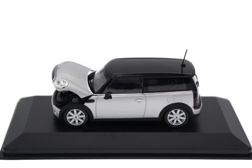 Selten 1/43 Minichamps Mini Cooper Clubman R55 2007 Pure Silver Dealermodell - Bild 2 von 4