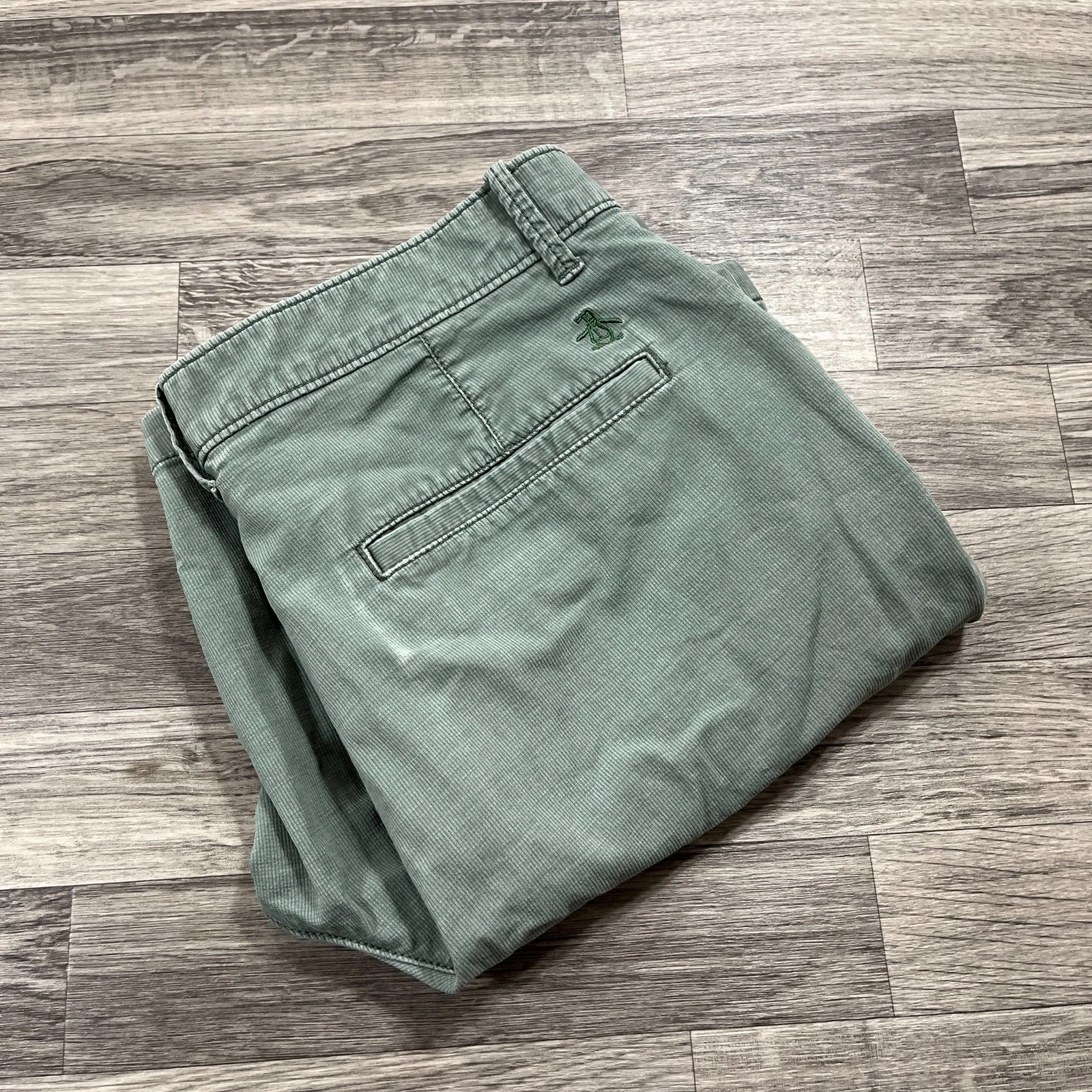 PENGUIN Flat Front High Rise Pockets Green Chino Shorts Men's Size 32 Waist