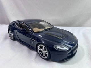 1/18 SCALE AUTOART Aston Martin V12 Vantage BLUE NO BOX