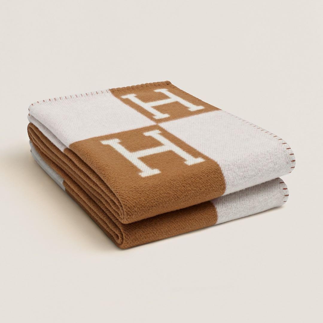 値下げ新品エルメス アヴァロン プレード ブランケット キャメル 135×170 Hermes Avalon Camel Blanket 135 x 170 cm 53.1 x 66.9 in New