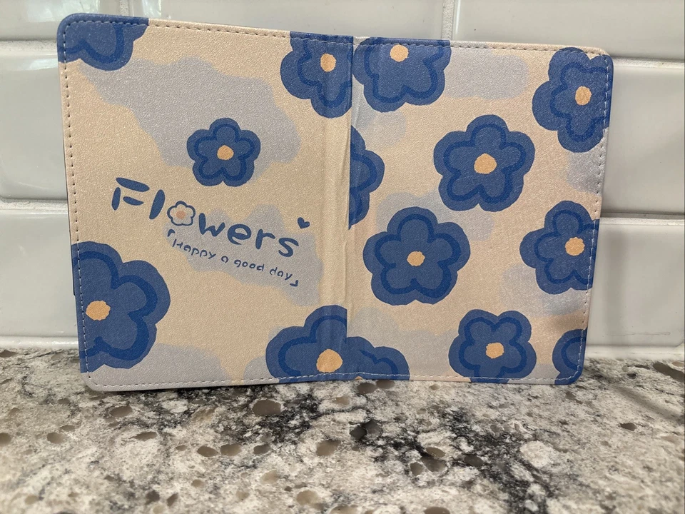 Funda Kindle Nueva Flores Azules con Correa para Manos y Soporte para Paperwhite Foto 3 de 4