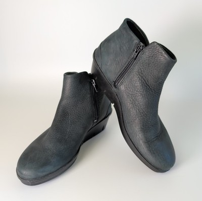 ECCO Skyler Black Pebbled Nubuck Leather Wedge Ankle Boot EUC
